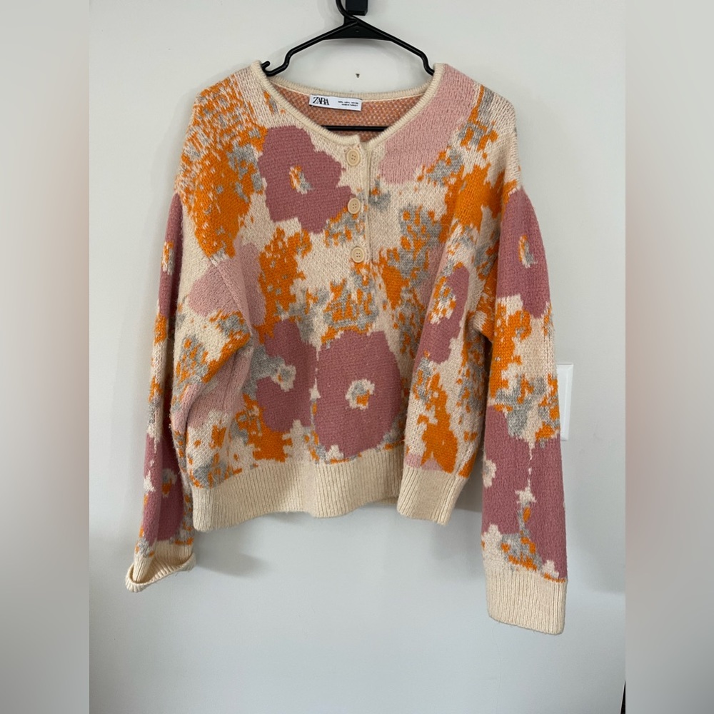 Zara Sweater / Size Large